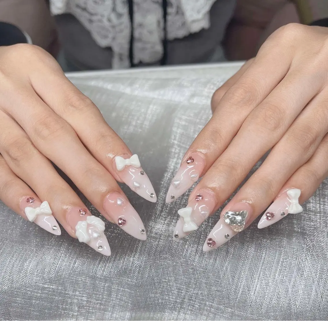 ネイル 長さ出し グラデーション 卒業式 キラキラネイル マグネットネイル ハンドネイル Lee Nailsのネイルデザイン