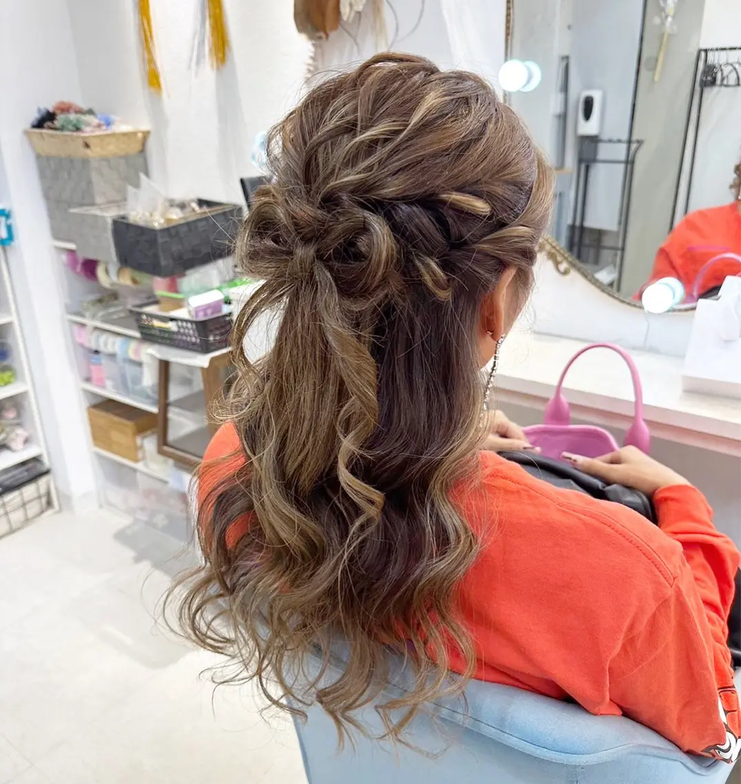 セミロング ヘアアレンジ ハーフアップ ヘアセット エクステ専門店AIM /百花のヘアスタイル