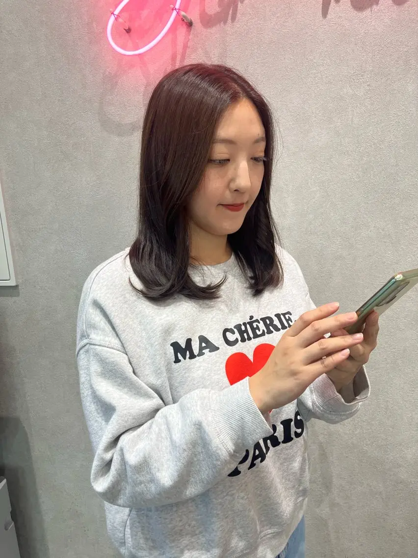 セミロング 🪽髪質改善矯正 🤍MIU🤍のヘアスタイル