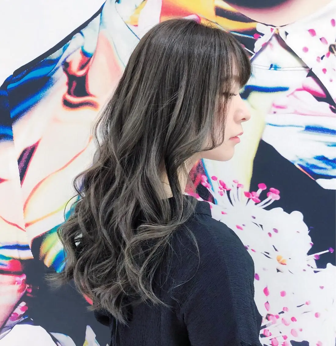 ロング カラー 趙 英来のヘアスタイル