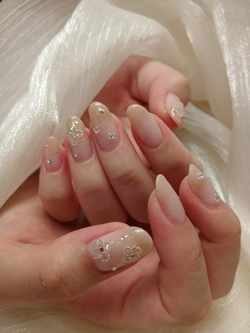ネイル シンプルネイル LuoSilque Yukaのネイルデザイン