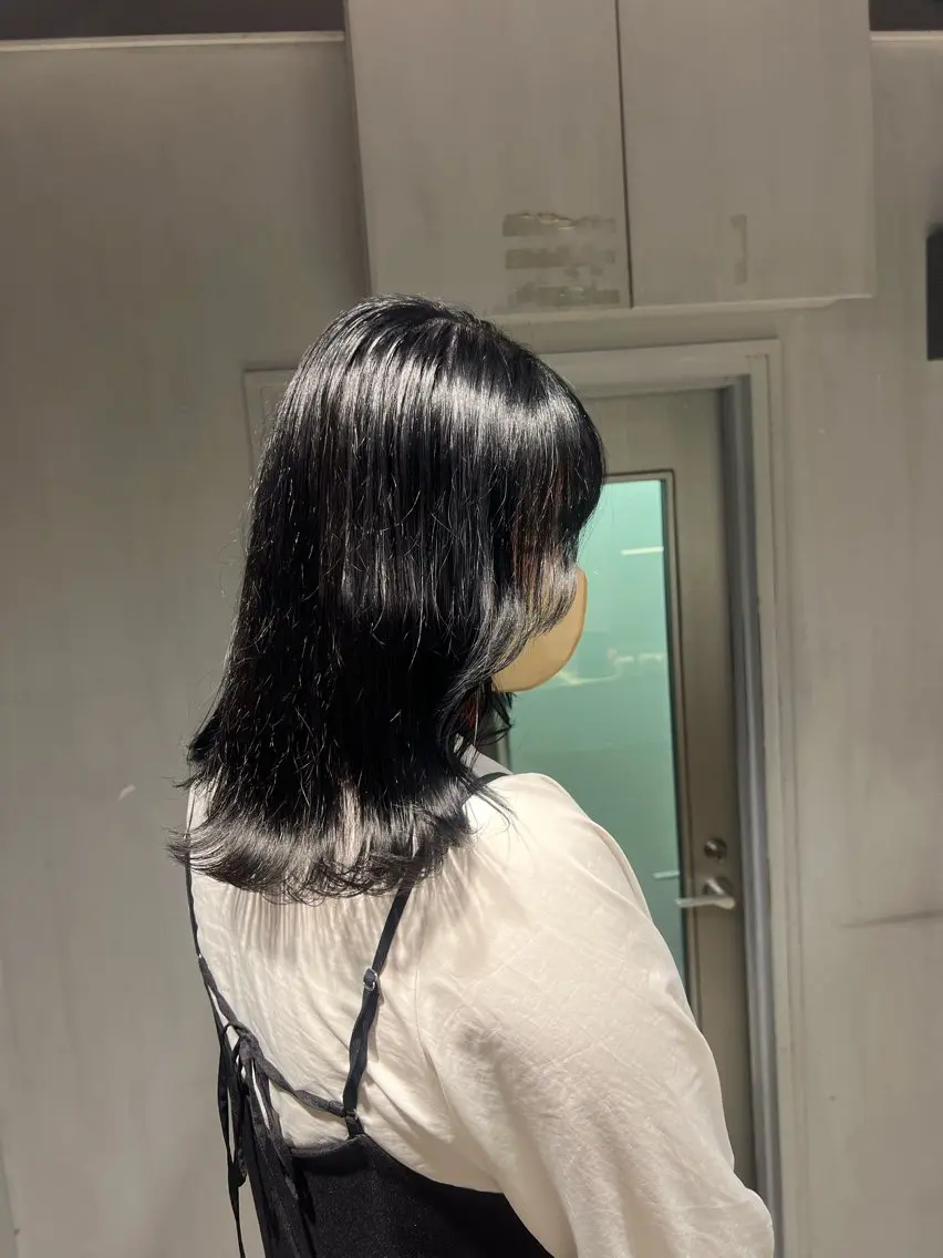 セミロング カラー NANAMI🩵 大人可愛い韓国ヘアのヘアスタイル