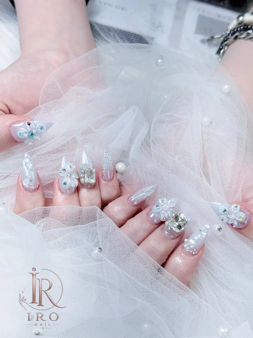 ネイル ハンドネイル IRO Nail Studioのネイルデザイン