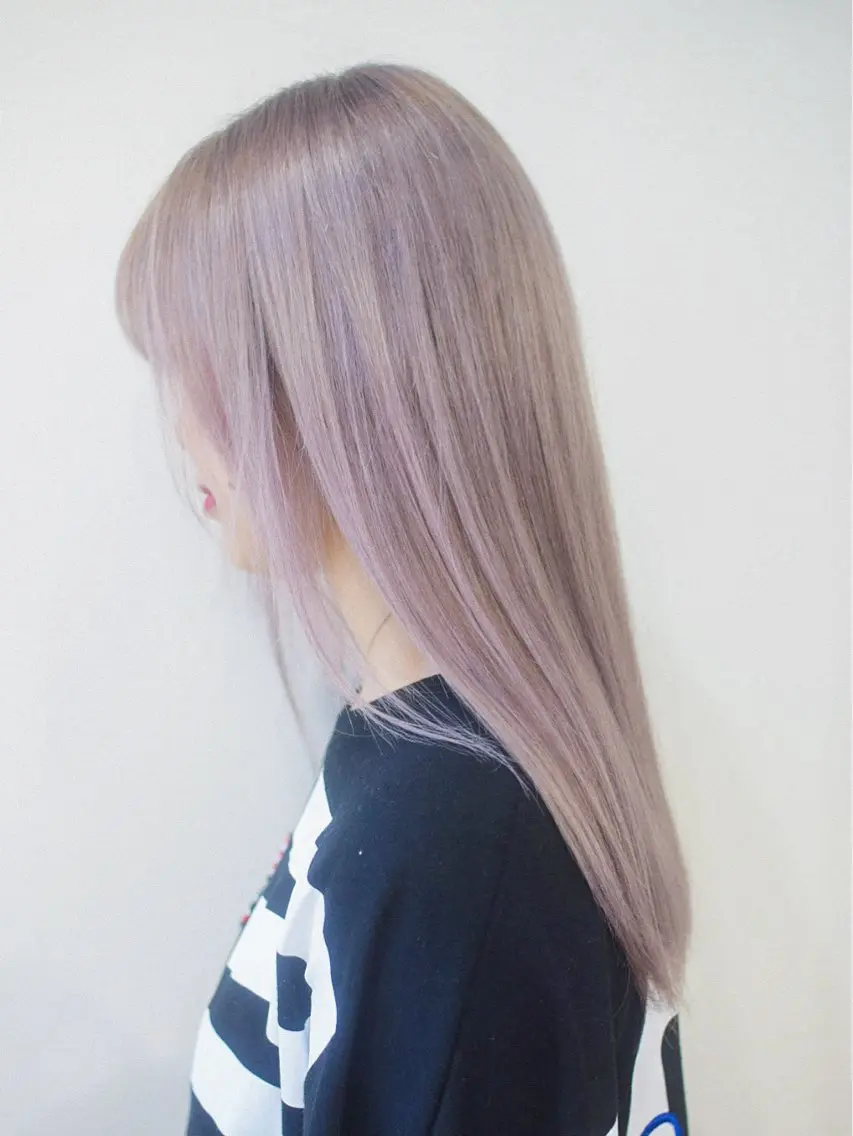 カラー illfrere / YUMEのヘアスタイル
