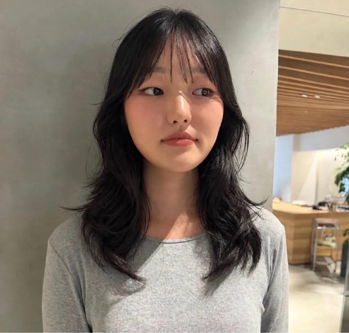 セミロング 中村 果乃のヘアスタイル