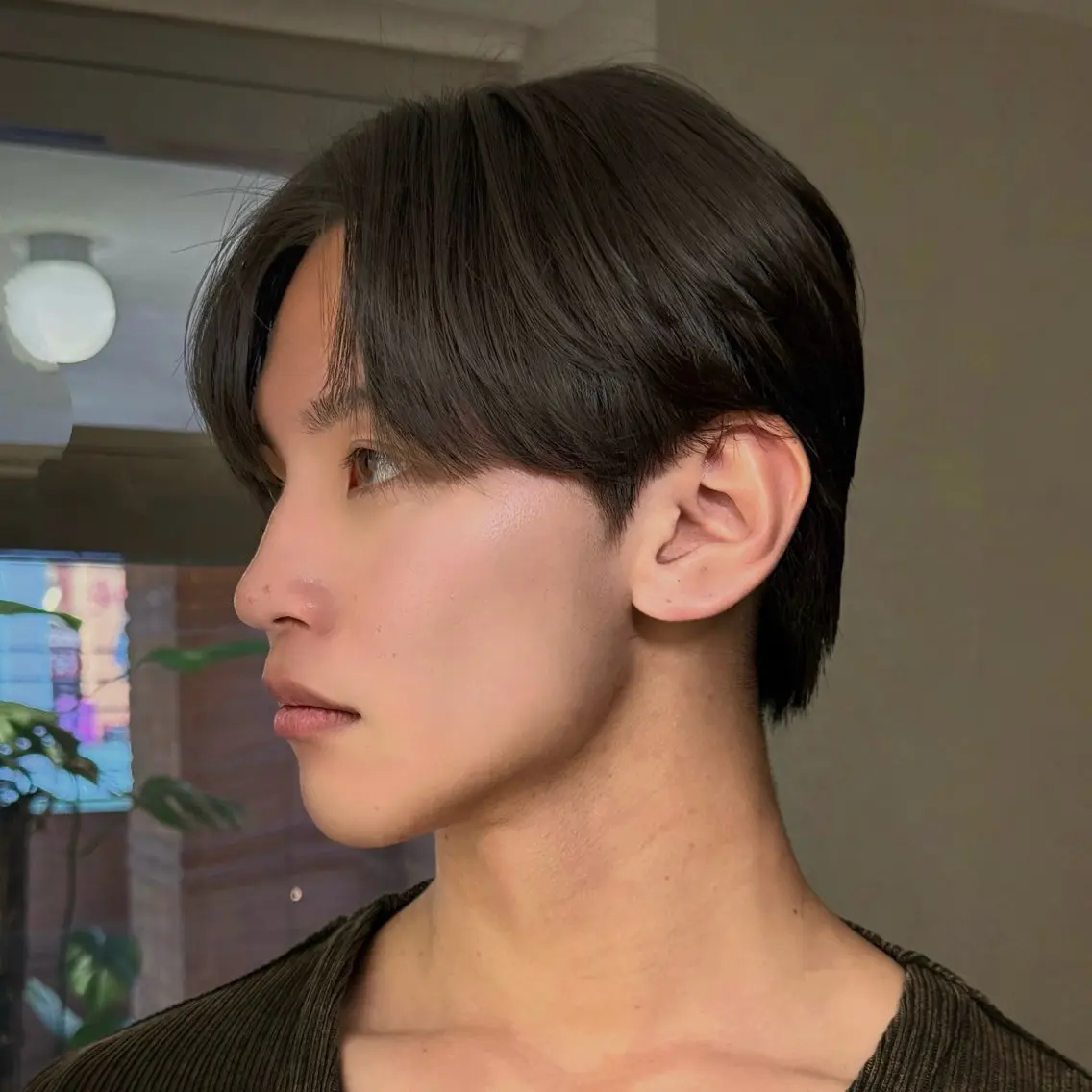 メンズ センターパート ダウンパーマ フェザーパーマ メンズ韓国風 マッシュ カット センターパート特化/ メンズカット/ヒロキのヘアスタイル