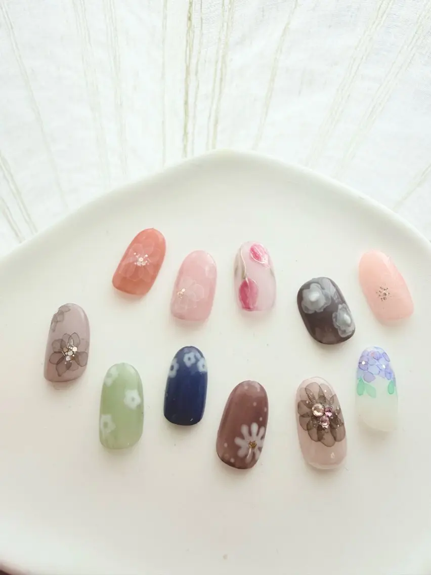 ネイル アートネイル charm.nail 🌼kanaのネイルデザイン