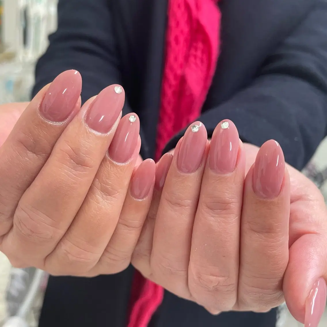 ネイル ワンカラーネイル ストーンネイル hazuki / Salon Biのネイルデザイン