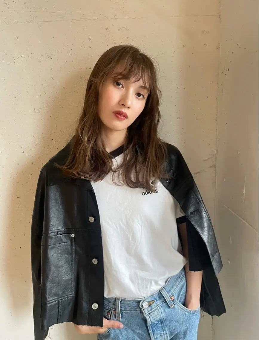 ミディアム ヘアアレンジ カット ヘアカラー 安達 梨登のヘアスタイル