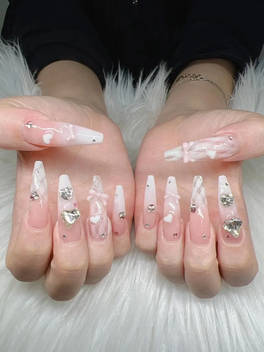 ネイル 長さ出し グラデーション 卒業式 キラキラネイル マグネットネイル ハンドネイル Lee Nailsのネイルデザイン