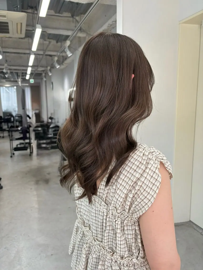 セミロング ヘアカラー トリートメント ブリーチなし透明感 🪄aoi🤎のヘアスタイル