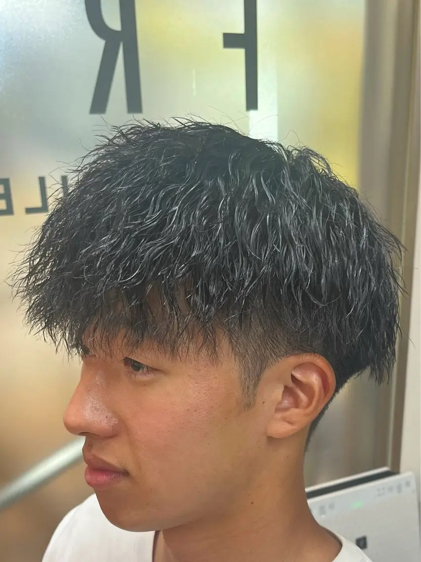 ショート パーマ メンズ カット パーマ トリートメント 佐々木 優人のヘアスタイル