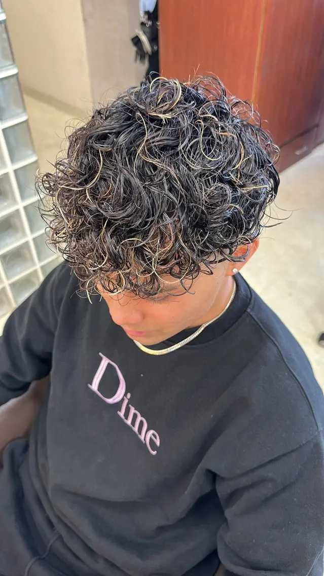 ショート パーマ メンズ メンズパーマ 三宅 壱輝のヘアスタイル