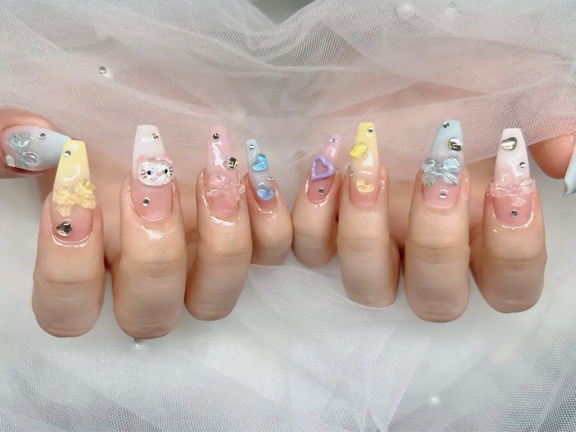 ネイル チークネイル ドット フレンチネイル グラデーション 韓国ネイル ハンドネイル Kei Nail Salonのネイルデザイン