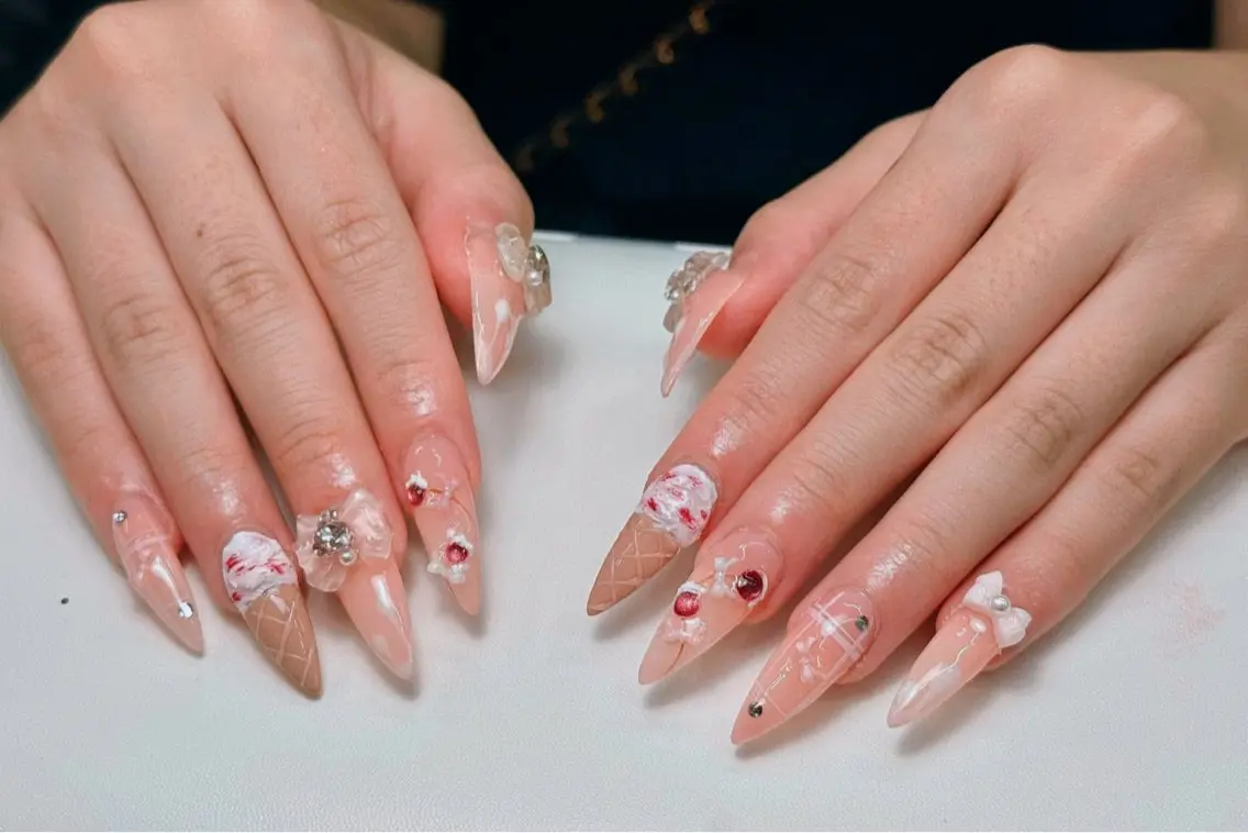 ネイル アートネイル ジェルネイル 韓国ネイル ニュアンスネイル ハンドネイル Luna Nail.Novaのネイルデザイン