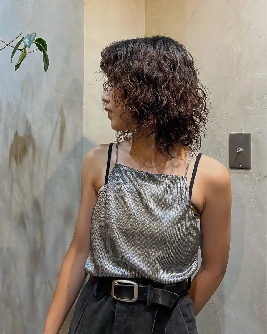 ミディアム カット パーマ トリートメント 艶カラー／似合わせカ ット中目黒akaneのヘアスタイル