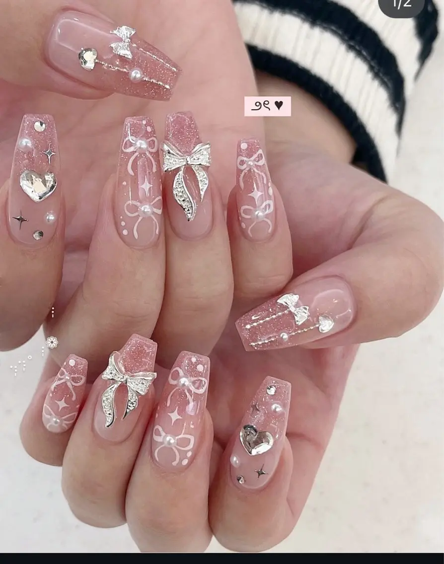 ネイル フレンチネイル ジェルネイル ガラスフレンチ ハロウィン ハート H.baby Nail Salonのネイルデザイン