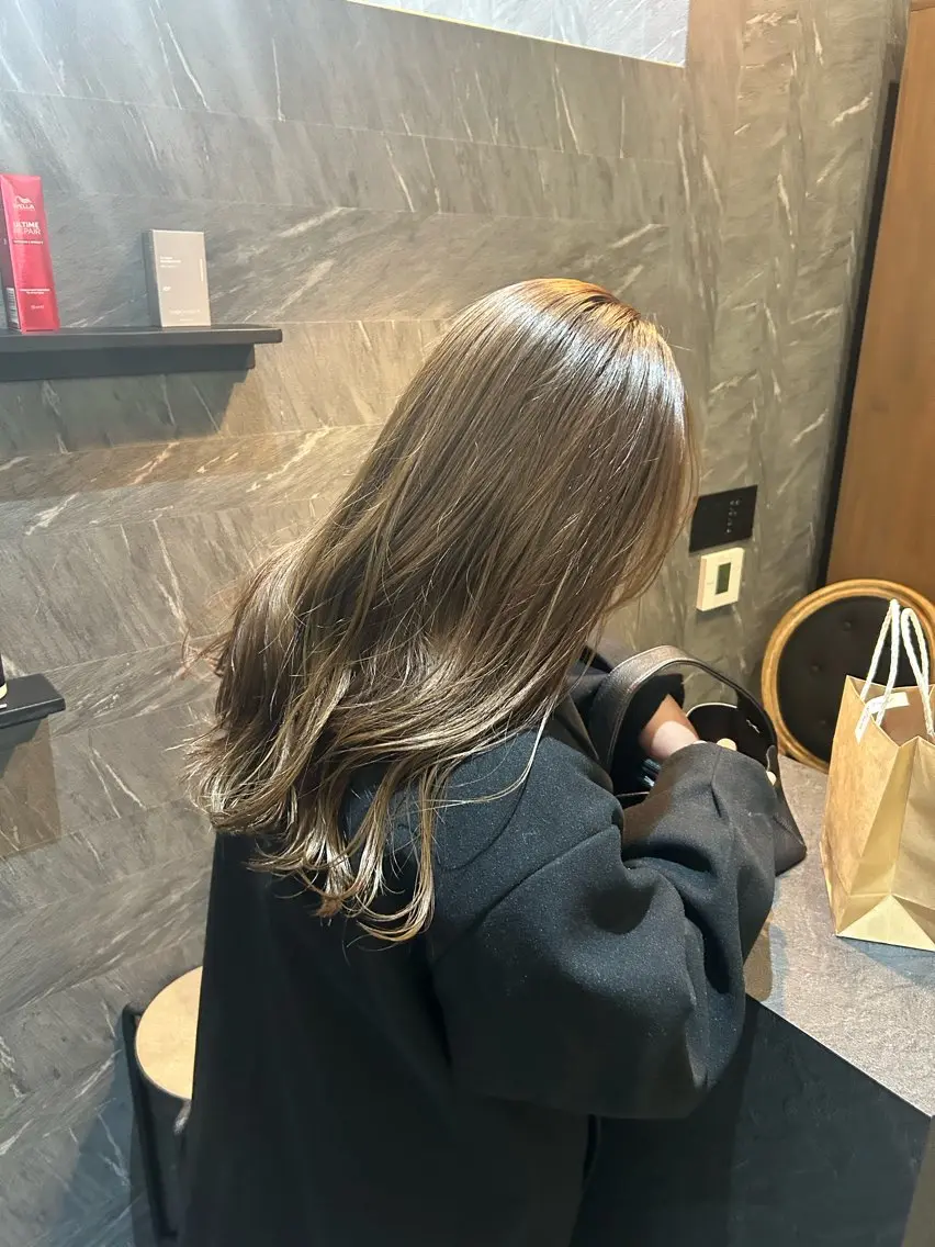 ロング カラー Day&Night kanaのヘアスタイル