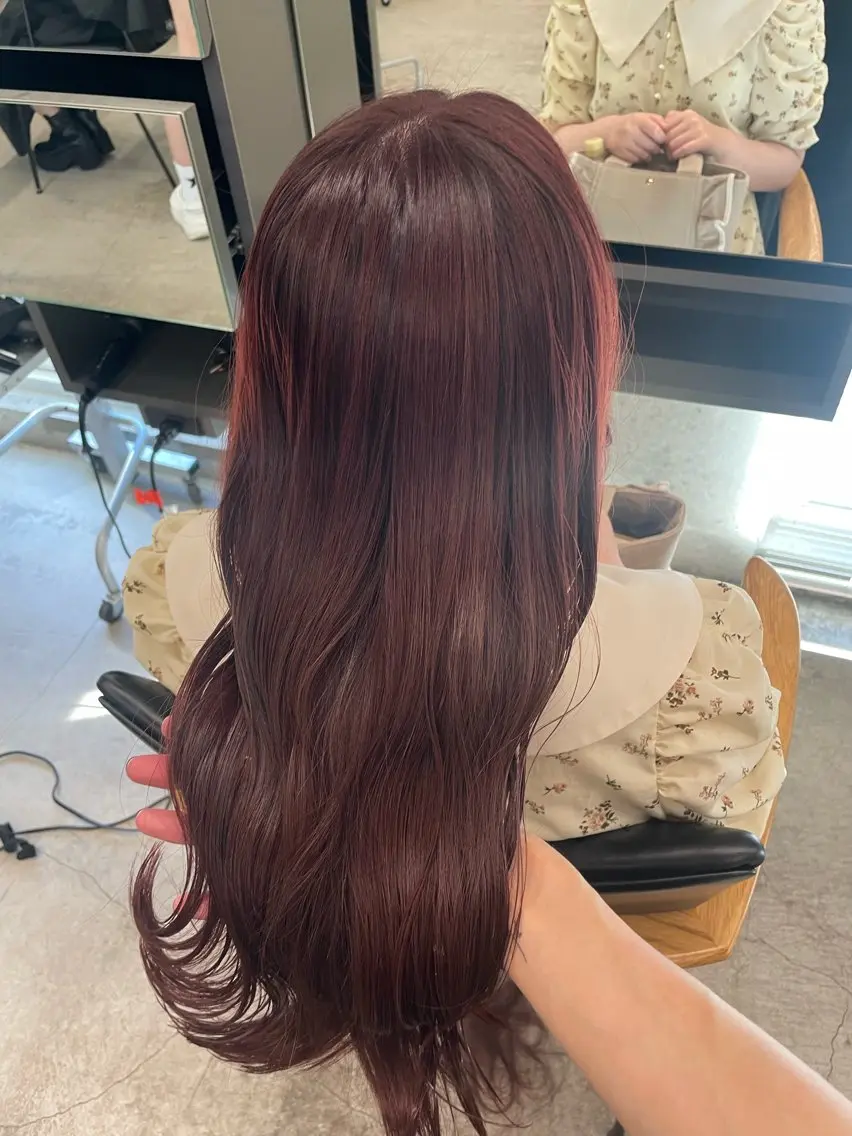 ミディアム カラー インナーカラー 推し ブリーチ 髪質改善のヘアスタイル
