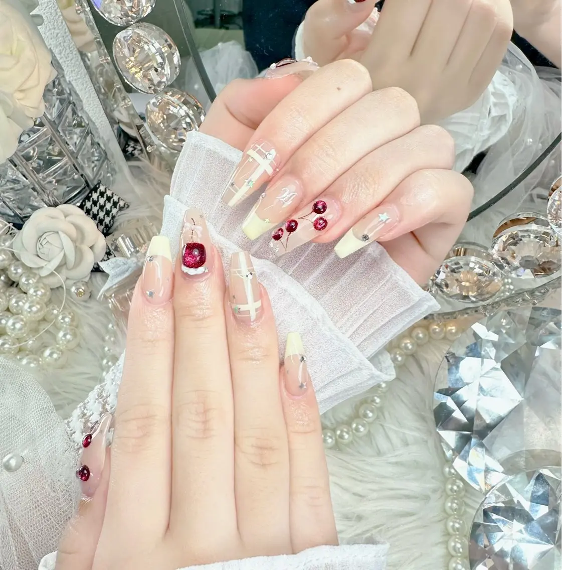 ネイル オーロラネイル チークネイル フラッシュネイル フレンチネイル ジェルネイル ハンドネイル Miyu Nailのネイルデザイン