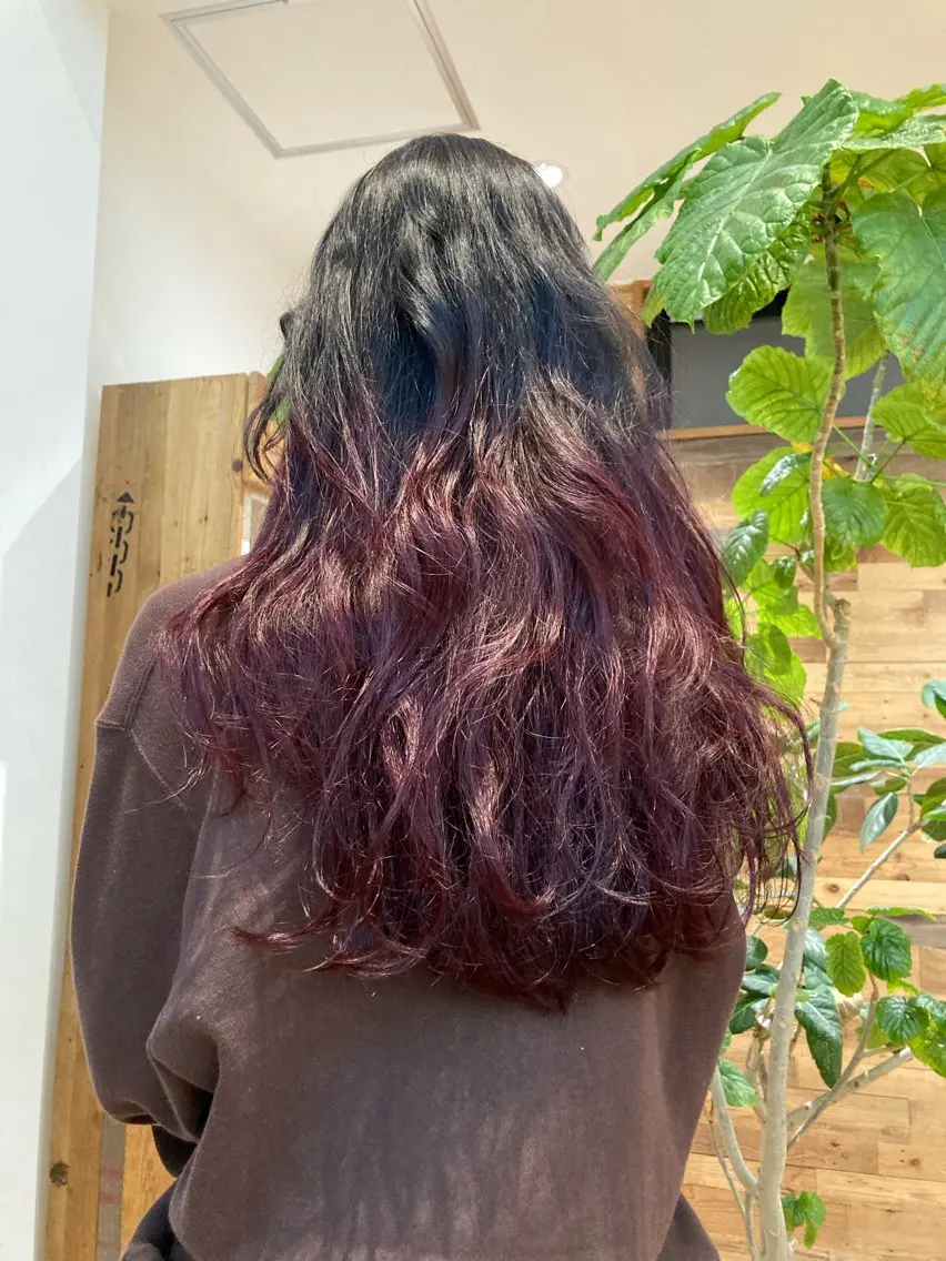 ロング カラー デザインカラー 津田 里菜のヘアスタイル