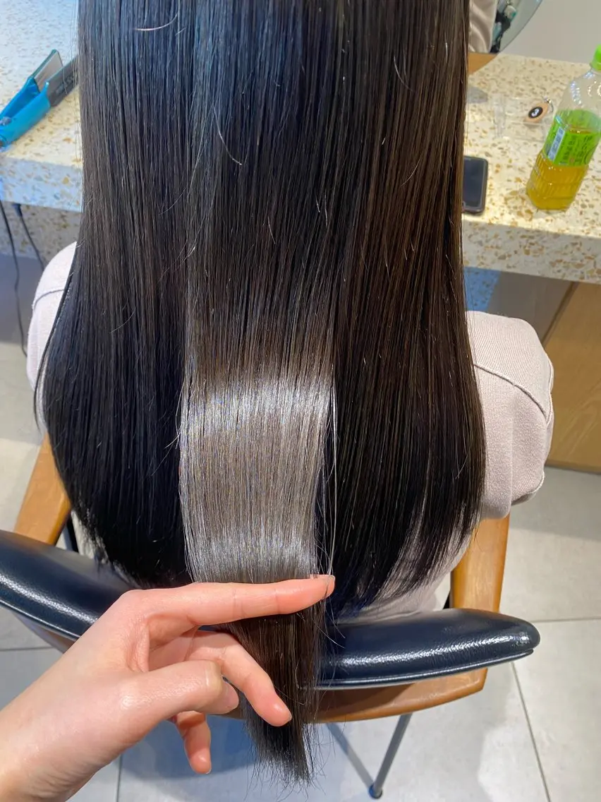 ロング カラー 透明感カラー グレージュ オリーブグレージュ オリーブグレー 髪質改善 カット ヘアカラー three.大手前 田井 綾乃のヘアスタイル