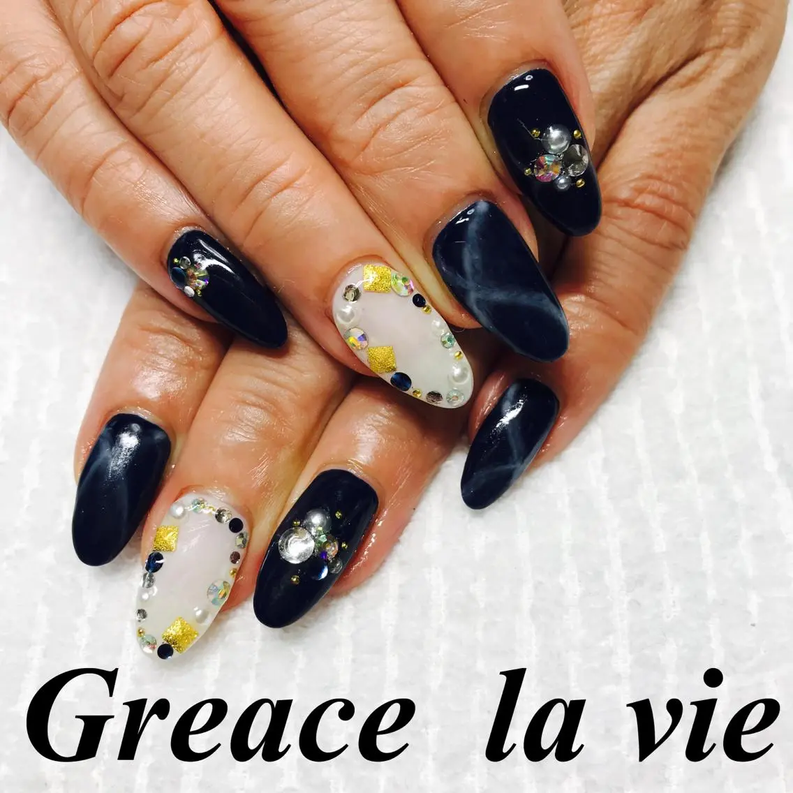 ロング カラー パーマ ヘアアレンジ キッズ ネイル マツエク・マツパ ネイビーカラー ネイビー Greace  la vieのネイルデザイン