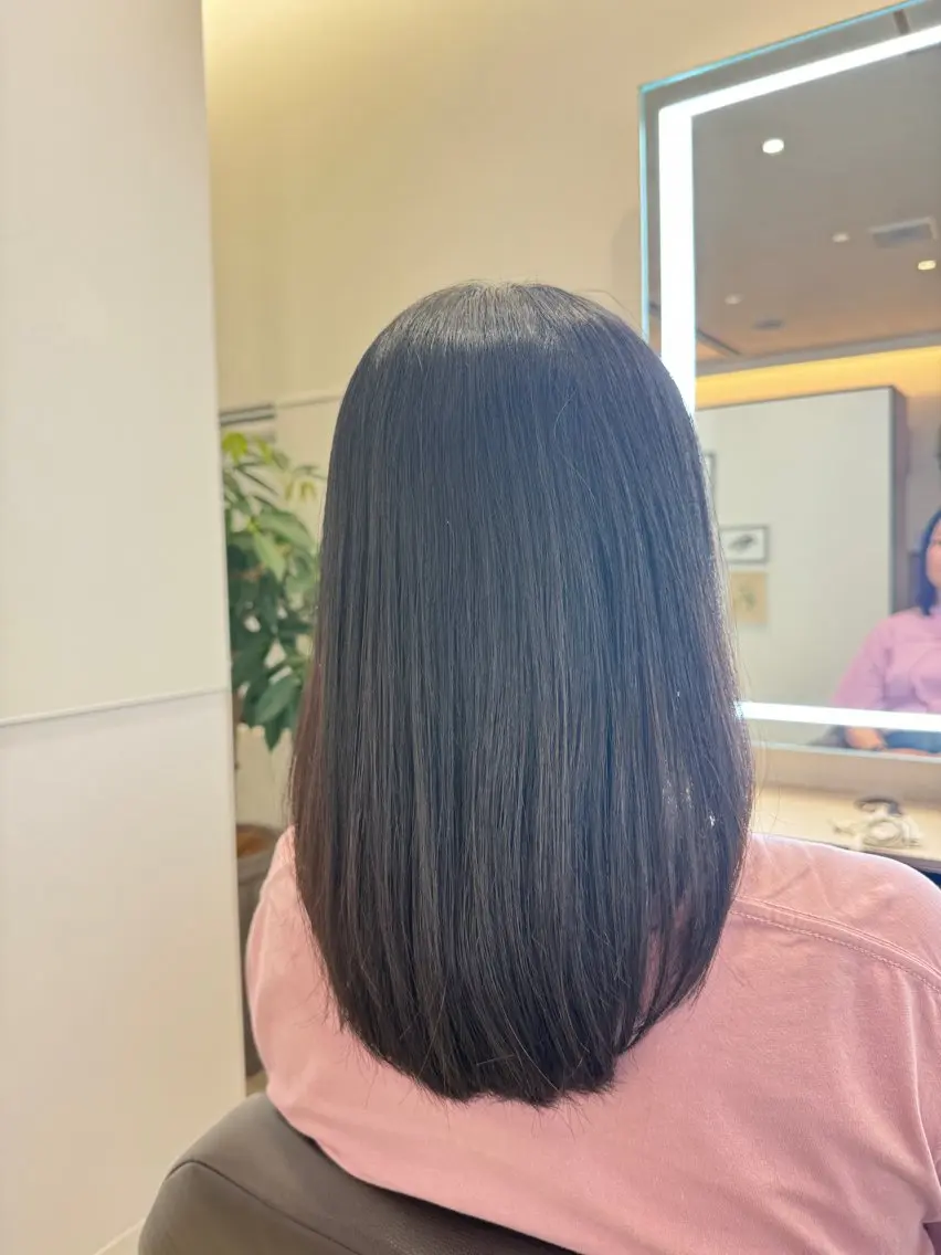 セミロング パーマ 周 静のヘアスタイル
