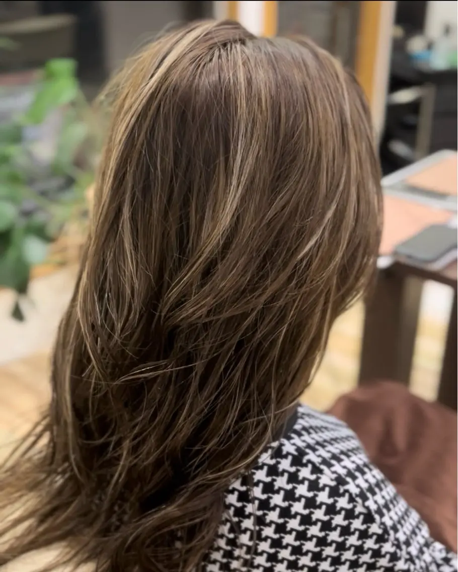 ロング ハイライト レイヤーカット 亀井 慎太郎のヘアスタイル