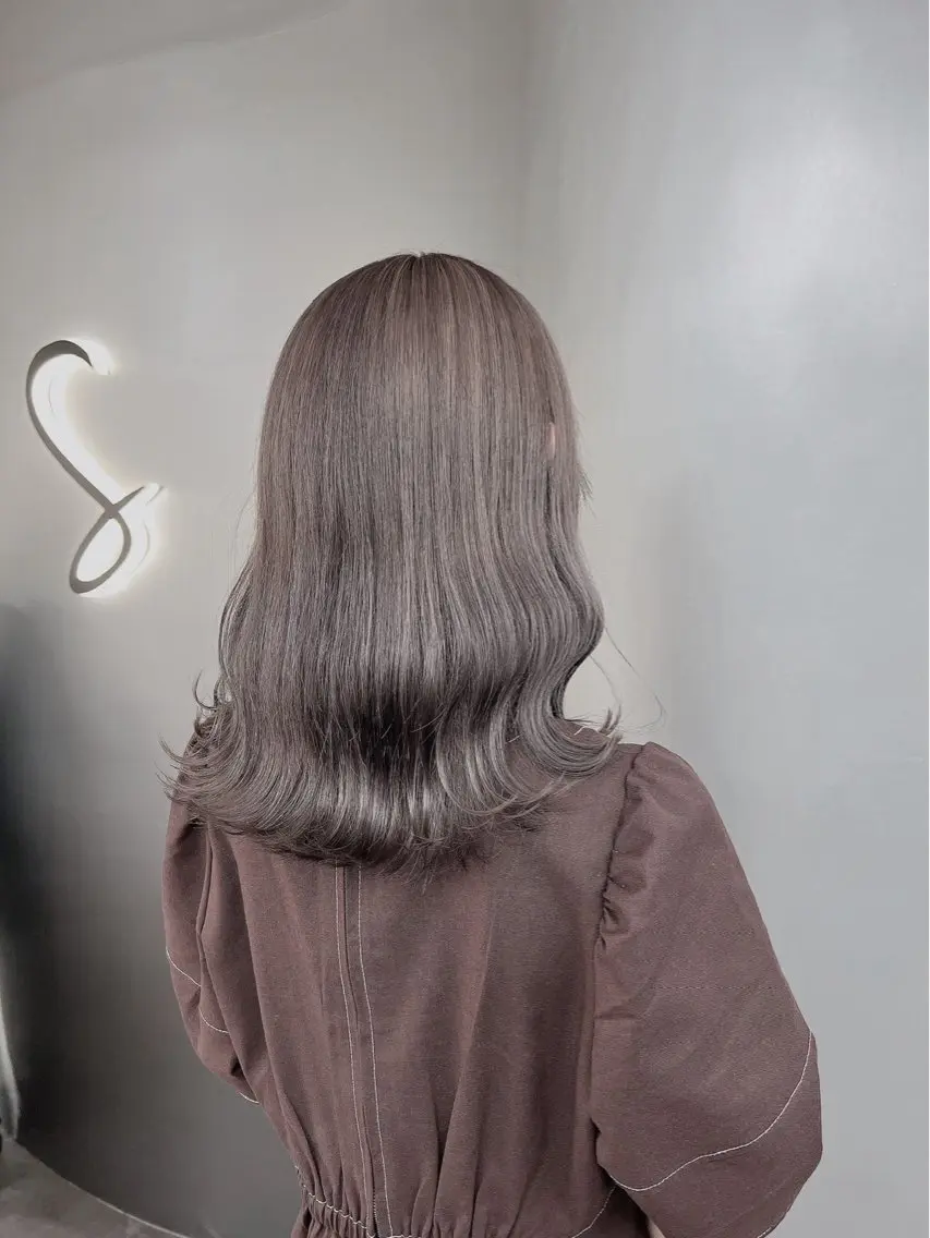 ロング ヘアカラー トリートメント ベージュ/グレージュ 🧸あやか/表参道のヘアスタイル