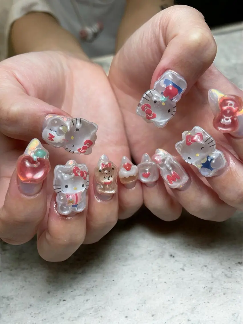 ネイル 持ち込み ハンドネイル Hisaka Mikiのネイルデザイン