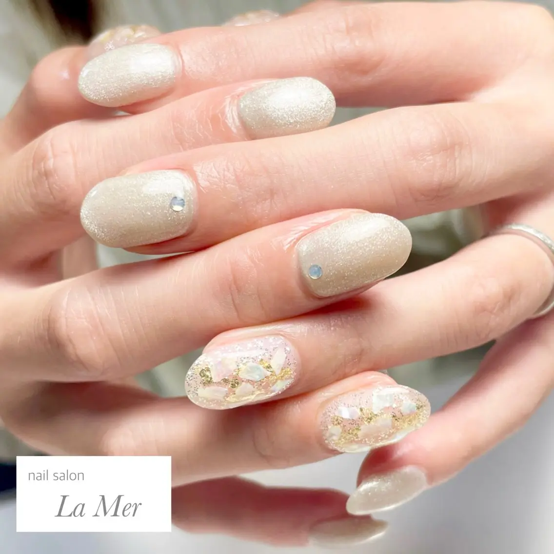 ネイル マグネットネイル シルバー シンプルネイル 夏ネイル ホワイト ハンドネイル nailsalon La Merのネイルデザイン
