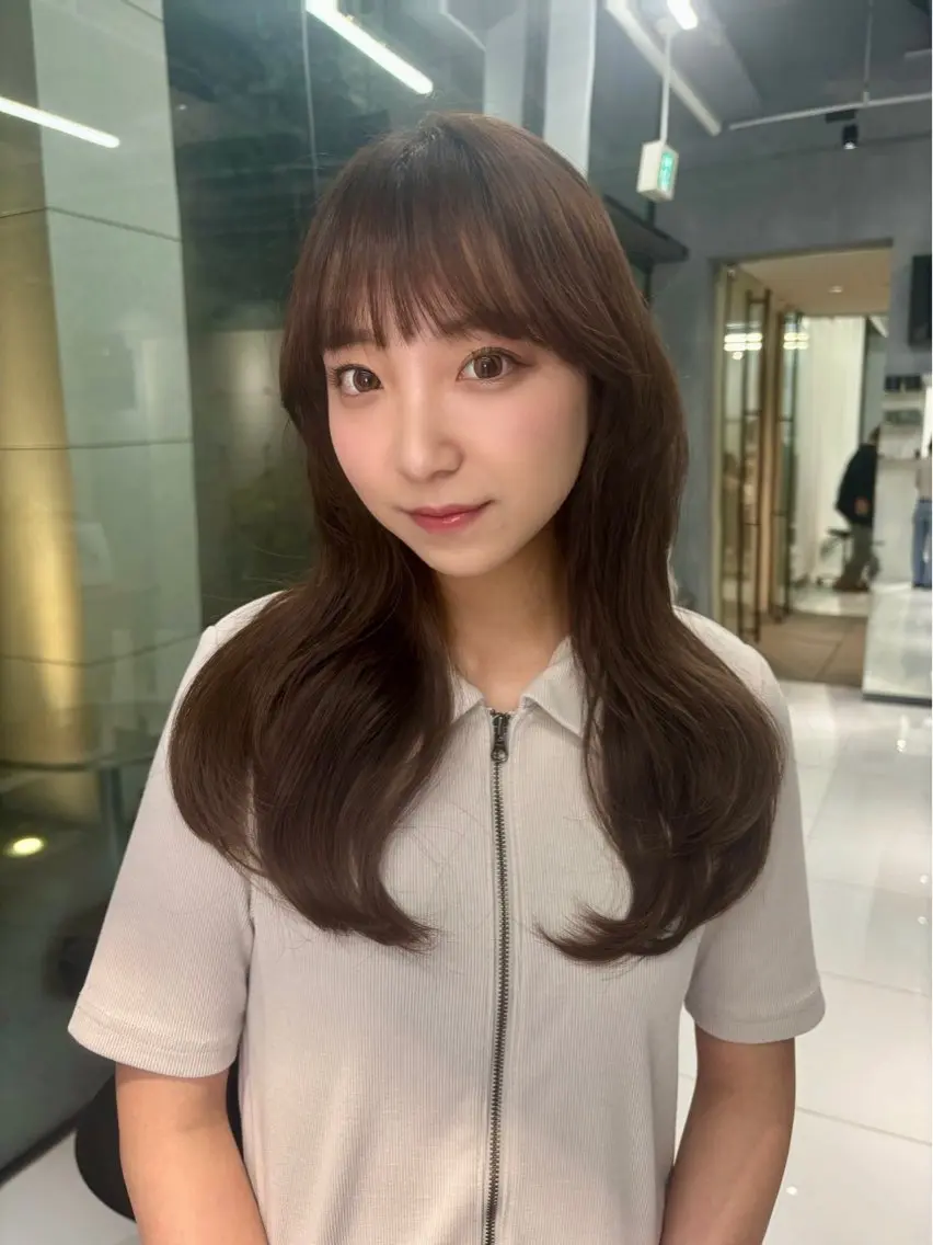 ロング レイヤーカット 飯ヶ谷 成海のヘアスタイル