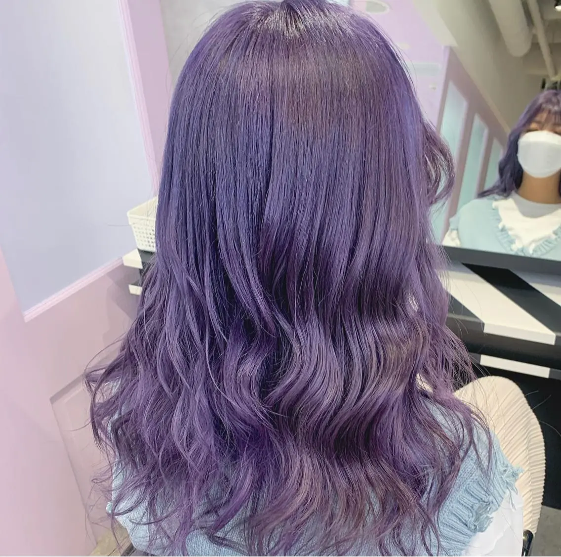 セミロング パープルカラー ブリーチ&エクステ 🥀ケアカラー特化のヘアスタイル