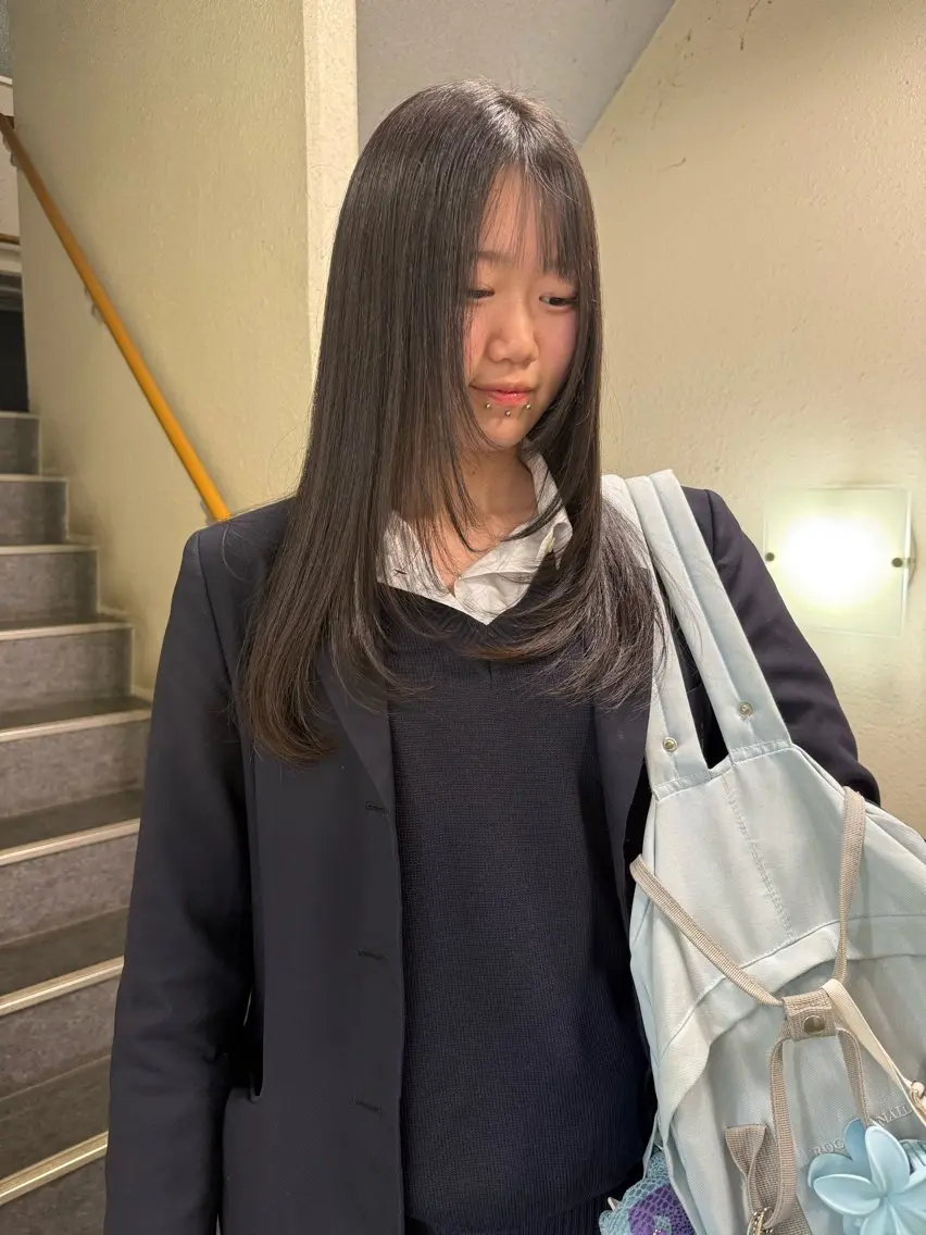 セミロング 顔まわりレイヤー レイヤーカット トリートメント カラーモデル募集中 Rei🐈‍⬛/大宮のヘアスタイル
