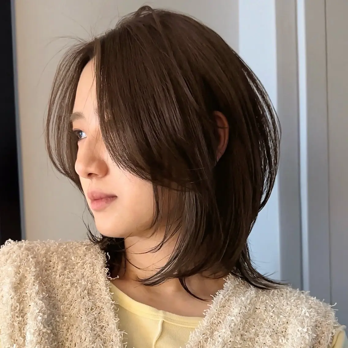 ミディアム 岸本 理希のヘアスタイル