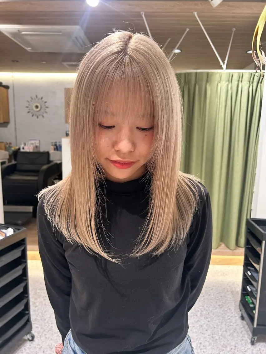 セミロング ヘアカラー hair&eye🎀 /momoKaのヘアスタイル