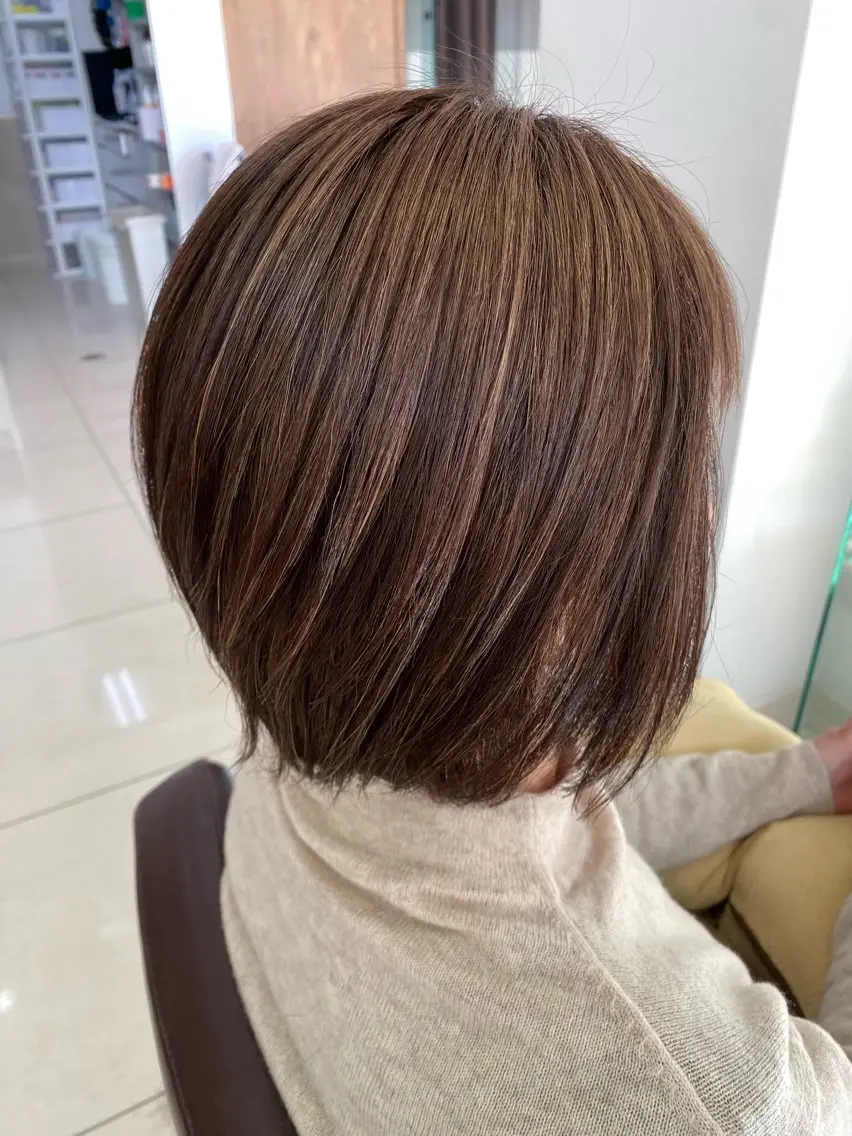 ショート カラー 小坂 麻綾のヘアスタイル