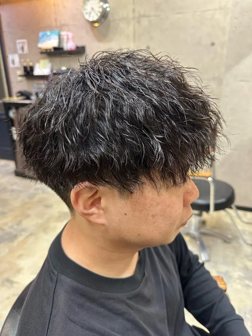 ショート パーマ メンズ メンズパーマ メンズツイストパーマ 波巻きパーマ ツイストパーマ パーマ 💎メンズパーマ特化 🥇メンズのプロのヘアスタイル