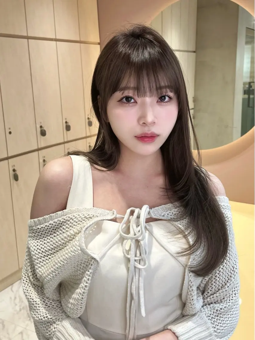 セミロング カラー 大宮レイヤーカット ハッシュ　柏崎颯刀のヘアスタイル