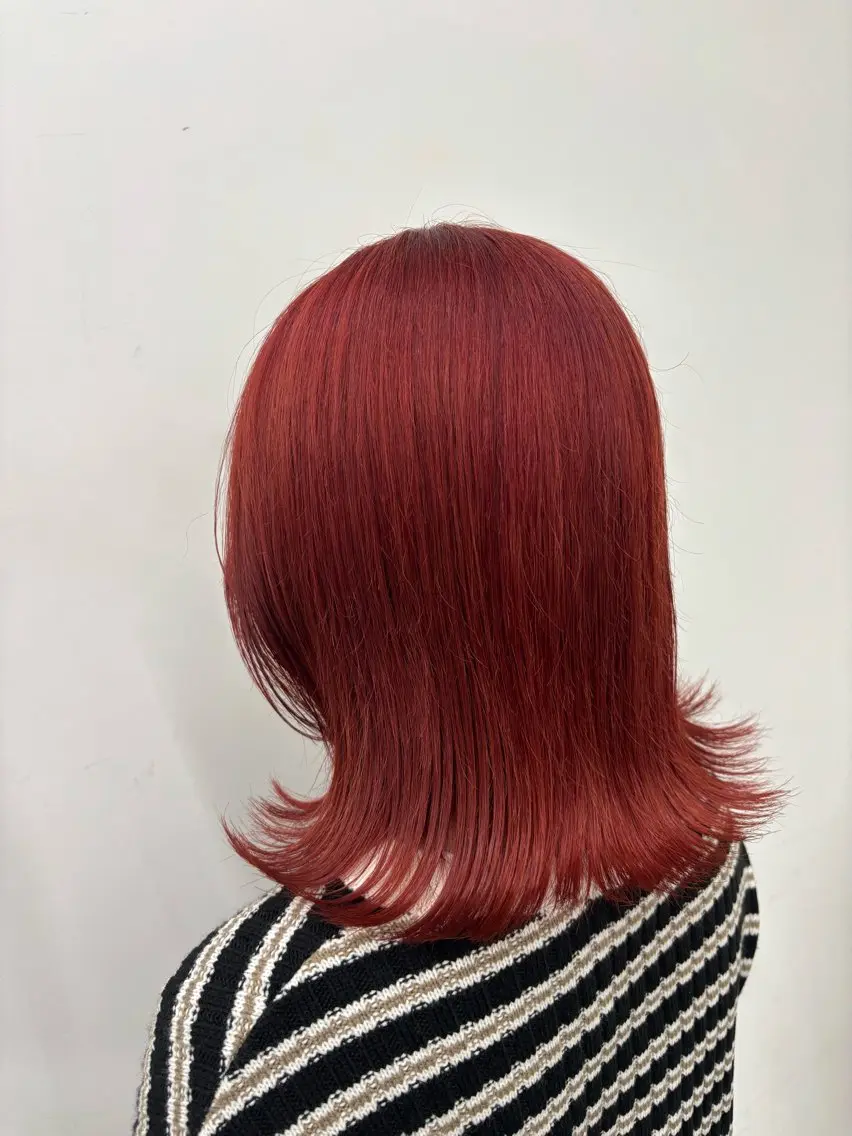カラー ブリーチ ハイトーンカラー レッドカラー 淺野 里音のヘアスタイル