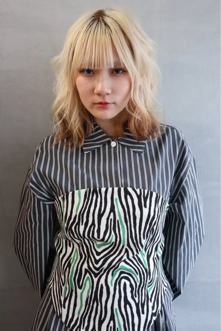 セミロング カラー デザインカラー グラデーションカラー ヘアカラー 都築 あんずのヘアスタイル