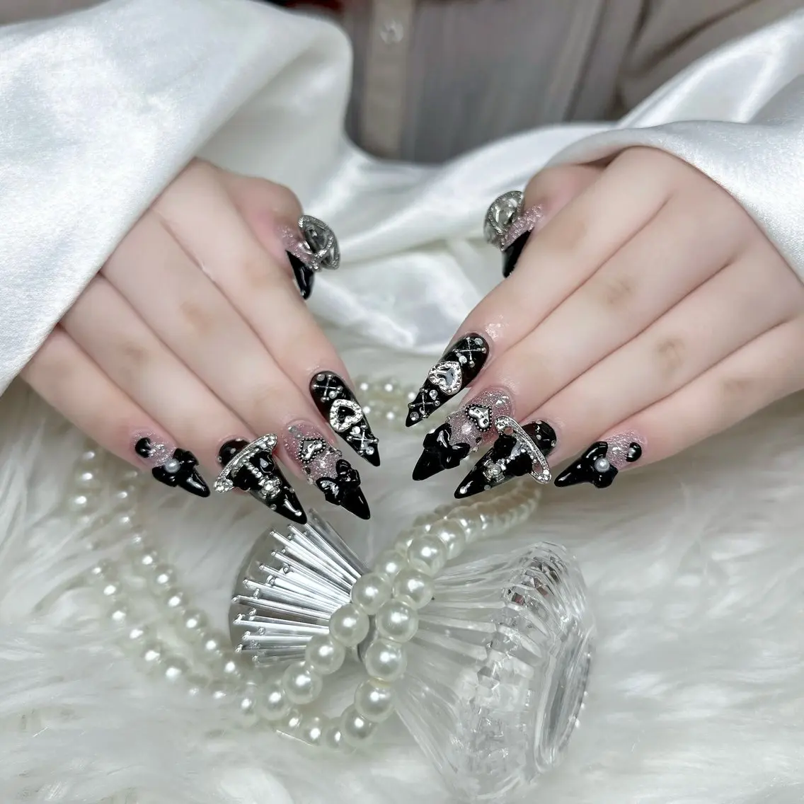 ネイル オーロラネイル チークネイル フラッシュネイル フレンチネイル ジェルネイル ハンドネイル ハンドケア Miyu Nailのネイルデザイン