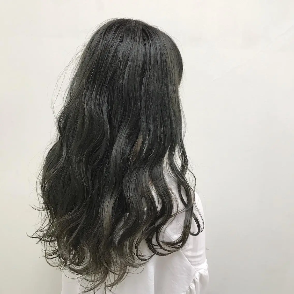 ロング カラー パーマ ブルーカラー ブルージュ 髪質改善 Daisukiのヘアスタイル