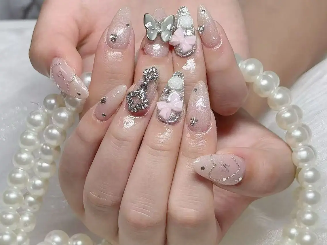 ネイル アートネイル クリアネイル 成人式 長さ出し フラッシュネイル かすみ ✨のネイルデザイン