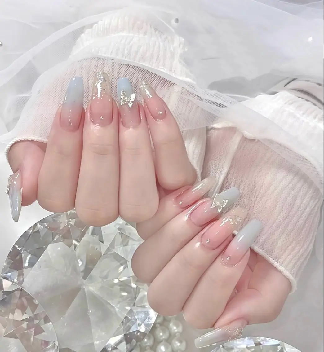 ロング 外国人風カラー 韓国風ヘア ハンドネイル E🌷nail 長さだし専門店のネイルデザイン