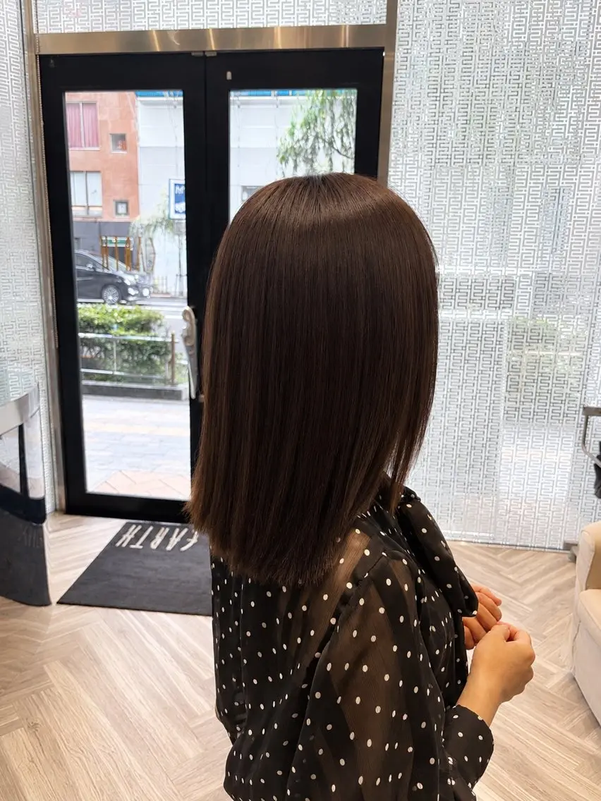 セミロング カラー earth銀座 青山🩵のヘアスタイル