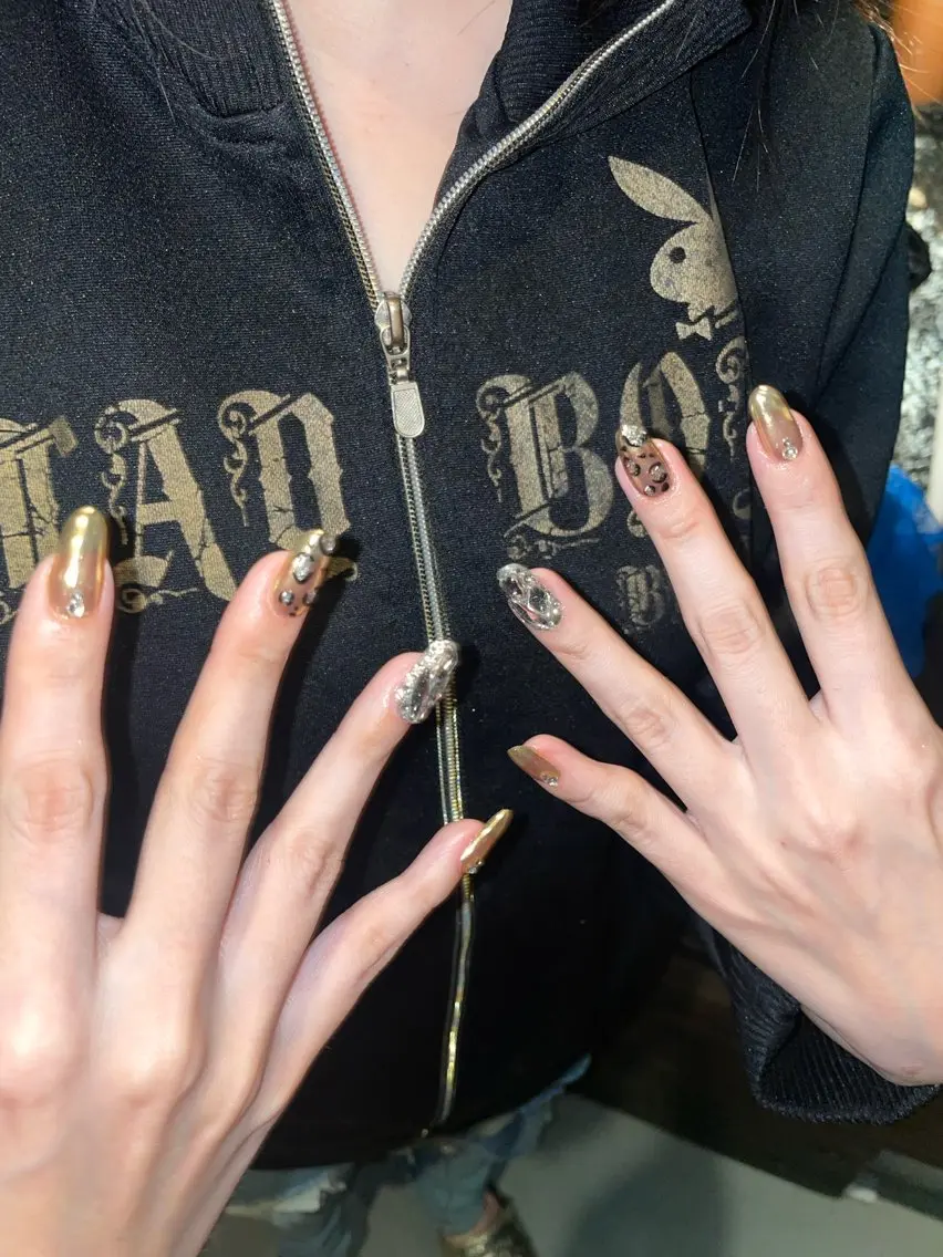 ネイル アニマル柄 ミラーネイル IROHA NAIL 北村菜帆のネイルデザイン