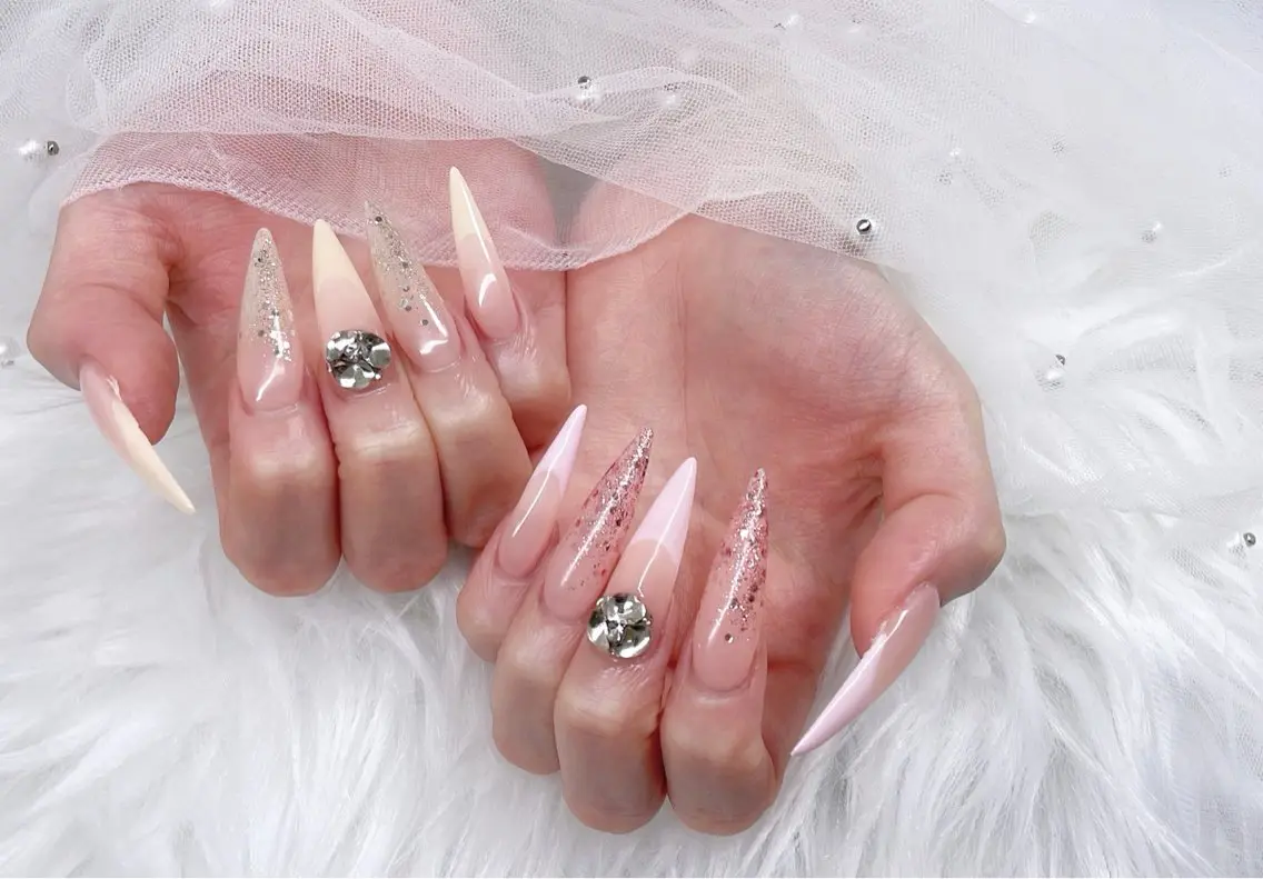 ネイル アニマル柄 チークネイル 成人式 フラッシュネイル フットネイル B·U Nail大宮 長さだし専門店のネイルデザイン