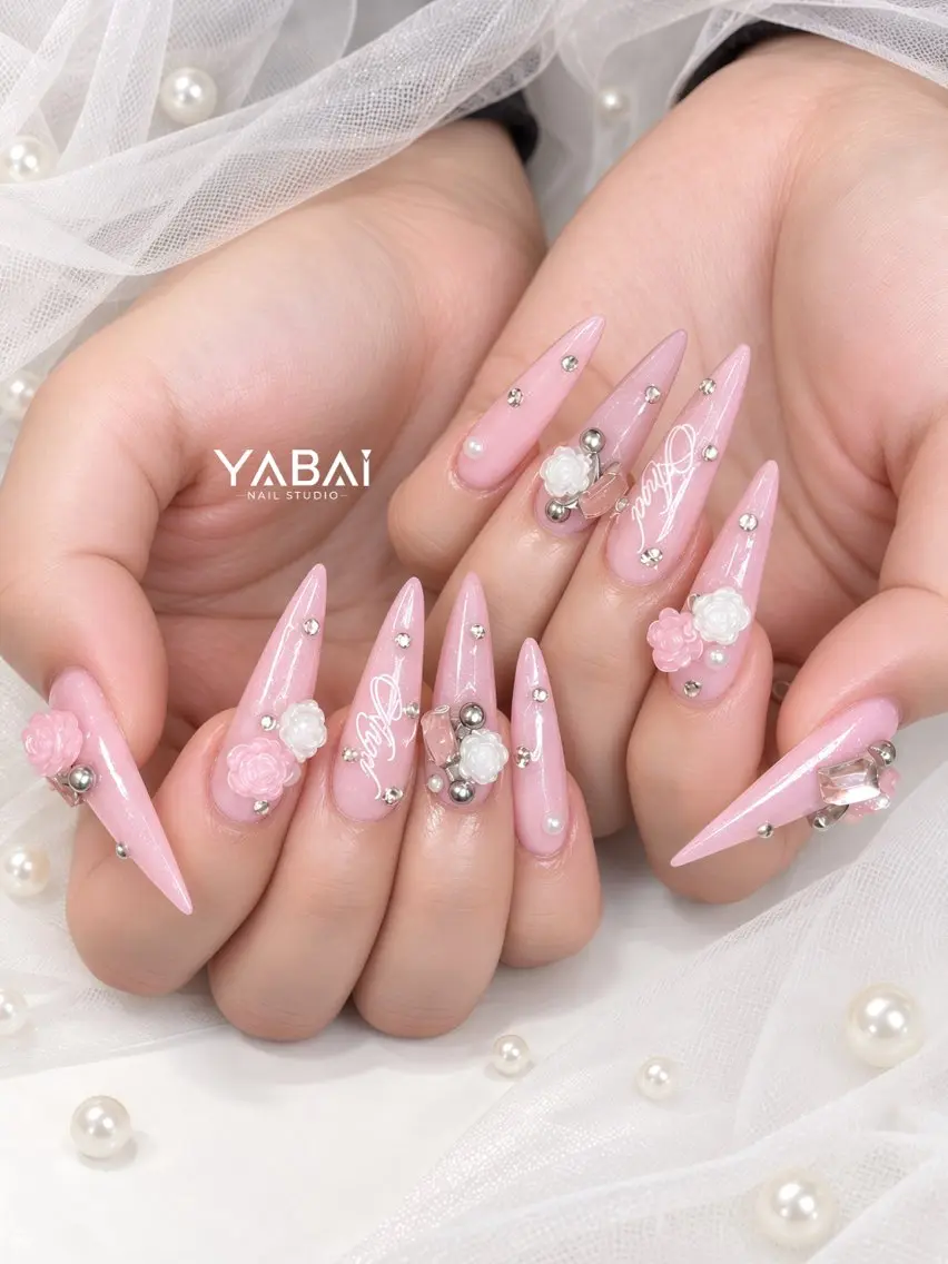 ネイル アニマル柄 ボルドー ブラウン チークネイル ドット YABAI NailStudioのネイルデザイン